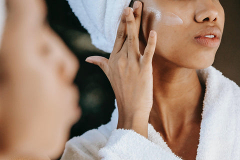 Unlocking the Beauty Benefits of Saffron: DIY Skincare Recipes - Heray Spice