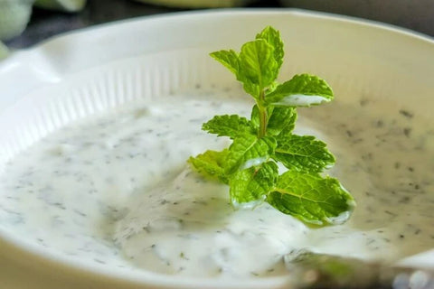 Saffron and Mint Yogurt Dip