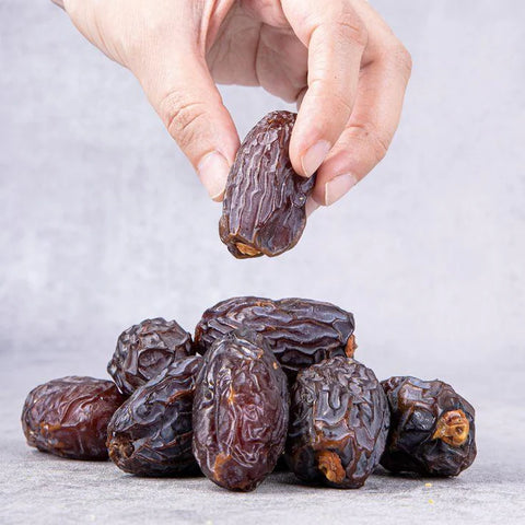 1 LB Premium Medjool Dates